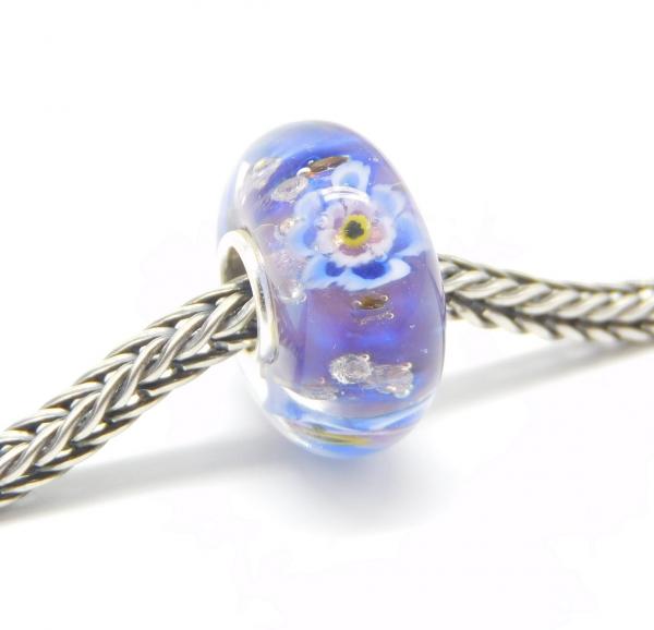 Violet Blue Flower Monroe - Elfbeads Glass - live photo